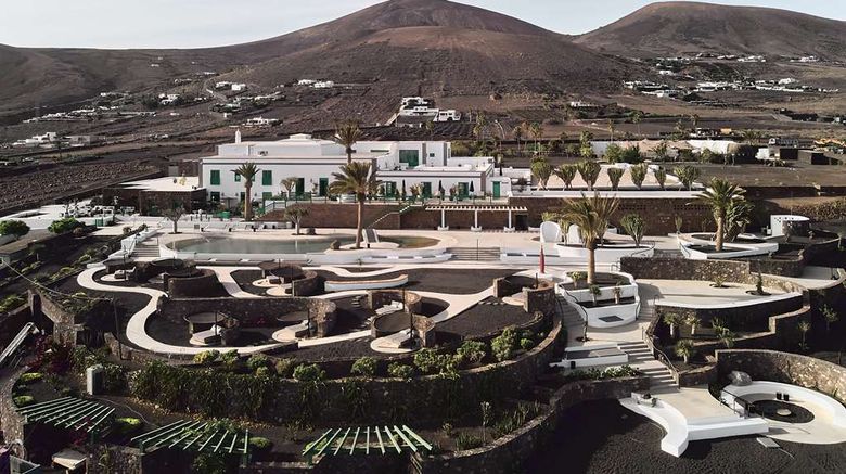 <b>Cesar Lanzarote Pool</b>. Images powered by <a href="https://iceportal.shijigroup.com/" title="IcePortal" target="_blank">IcePortal</a>.