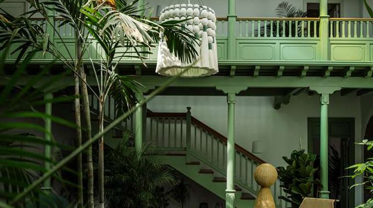 Cesar Lanzarote Lobby