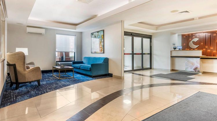 Comfort Inn & Suites Lobby