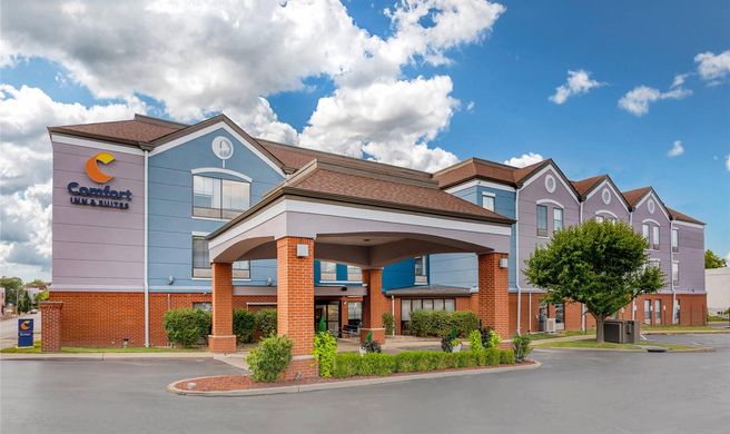 Comfort Inn & Suites Exterior
