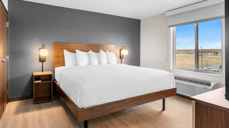 <b>Everhome Suites Cheyenne Suite</b>. Images powered by <a href="https://iceportal.shijigroup.com/" title="IcePortal" target="_blank">IcePortal</a>.