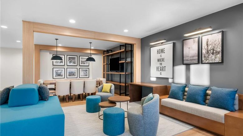 <b>Everhome Suites Cheyenne Lobby</b>. Images powered by <a href="https://iceportal.shijigroup.com/" title="IcePortal" target="_blank">IcePortal</a>.