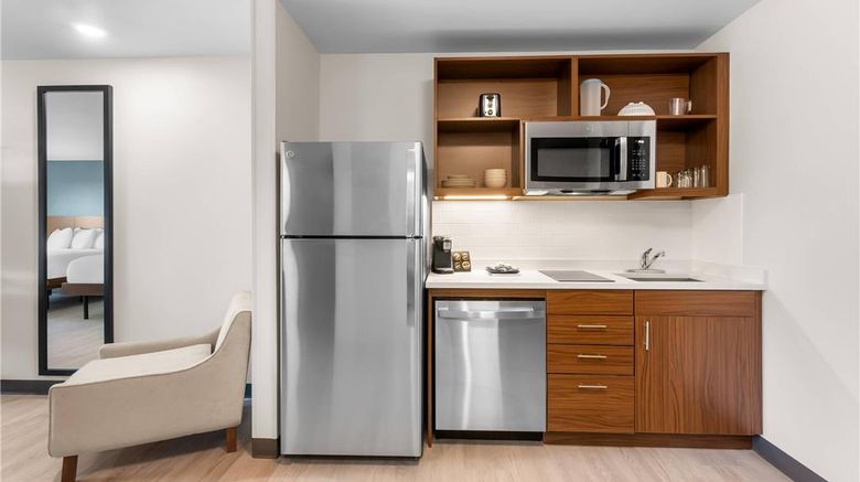 <b>Everhome Suites Cheyenne Room</b>. Images powered by <a href="https://iceportal.shijigroup.com/" title="IcePortal" target="_blank">IcePortal</a>.