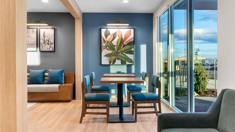 <b>Everhome Suites Cheyenne Lobby</b>. Images powered by <a href="https://iceportal.shijigroup.com/" title="IcePortal" target="_blank">IcePortal</a>.