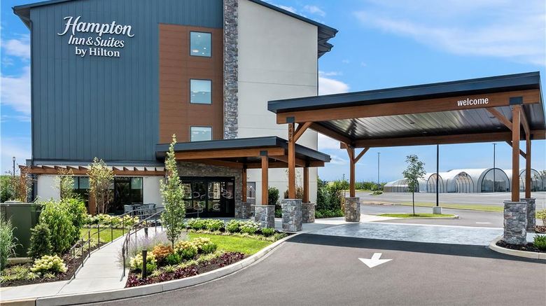 <b>Hampton Inn and Suites Intercou Exterior</b>. Images powered by <a href="https://iceportal.shijigroup.com/" title="IcePortal" target="_blank">IcePortal</a>.