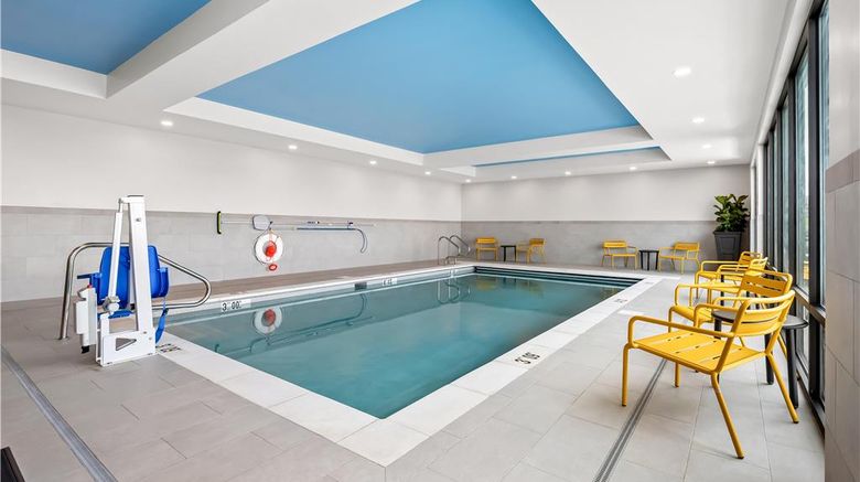 <b>Hampton Inn and Suites Intercou Pool</b>. Images powered by <a href="https://iceportal.shijigroup.com/" title="IcePortal" target="_blank">IcePortal</a>.