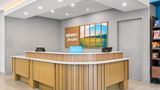 Hampton Inn and Suites Intercou Lobby