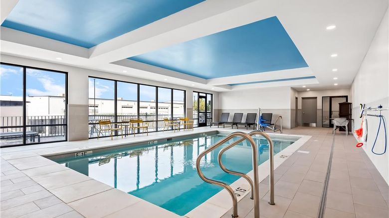 <b>Hampton Inn and Suites Intercou Pool</b>. Images powered by <a href="https://iceportal.shijigroup.com/" title="IcePortal" target="_blank">IcePortal</a>.