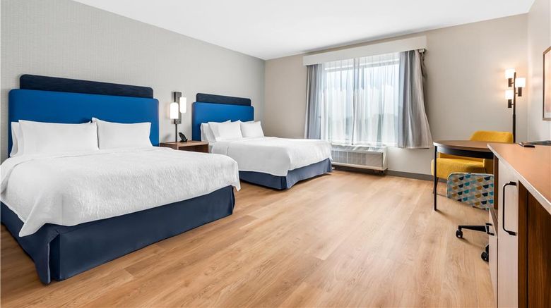 <b>Hampton Inn and Suites Intercou Room</b>. Images powered by <a href="https://iceportal.shijigroup.com/" title="IcePortal" target="_blank">IcePortal</a>.