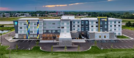 Tru by Hilton Kalamazoo Exterior