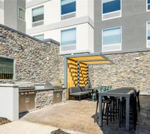 Tru by Hilton Kalamazoo Exterior