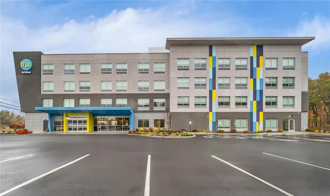Tru by Hilton Brockton Exterior