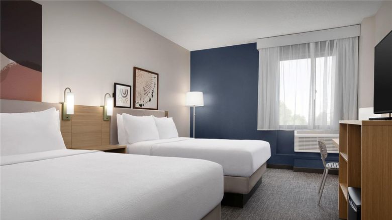 <b>Spark by Hilton Lakewood Denver Southwes Room</b>. Images powered by <a href="https://iceportal.shijigroup.com/" title="IcePortal" target="_blank">IcePortal</a>.
