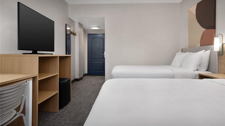 <b>Spark by Hilton Lakewood Denver Southwes Room</b>. Images powered by <a href="https://iceportal.shijigroup.com/" title="IcePortal" target="_blank">IcePortal</a>.