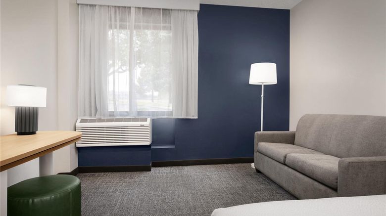 <b>Spark by Hilton Lakewood Denver Southwes Room</b>. Images powered by <a href="https://iceportal.shijigroup.com/" title="IcePortal" target="_blank">IcePortal</a>.