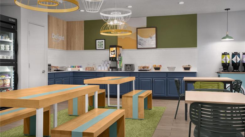<b>Spark by Hilton Lakewood Denver Southwes Restaurant</b>. Images powered by <a href="https://iceportal.shijigroup.com/" title="IcePortal" target="_blank">IcePortal</a>.