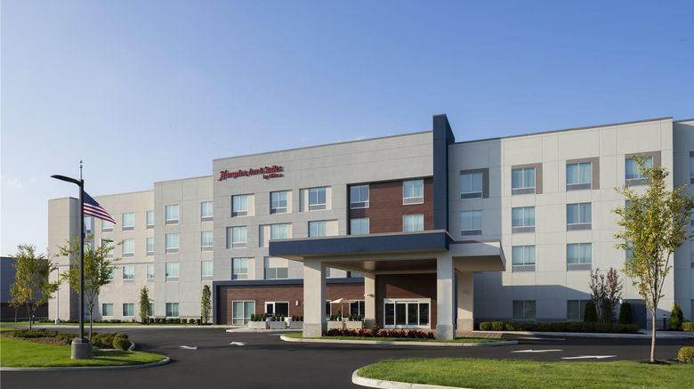 Hampton Inn  and  Suites by Hilton Long Isla Exterior. Images powered by <a href="https://iceportal.shijigroup.com" target="_blank" rel="noopener">Ice Portal</a>.