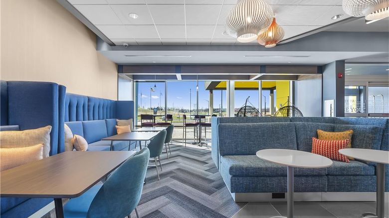 <b>Tru by Hilton Cape Girardeau Restaurant</b>. Images powered by <a href="https://iceportal.shijigroup.com/" title="IcePortal" target="_blank">IcePortal</a>.
