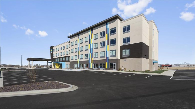 <b>Tru by Hilton Cape Girardeau Exterior</b>. Images powered by <a href="https://iceportal.shijigroup.com/" title="IcePortal" target="_blank">IcePortal</a>.
