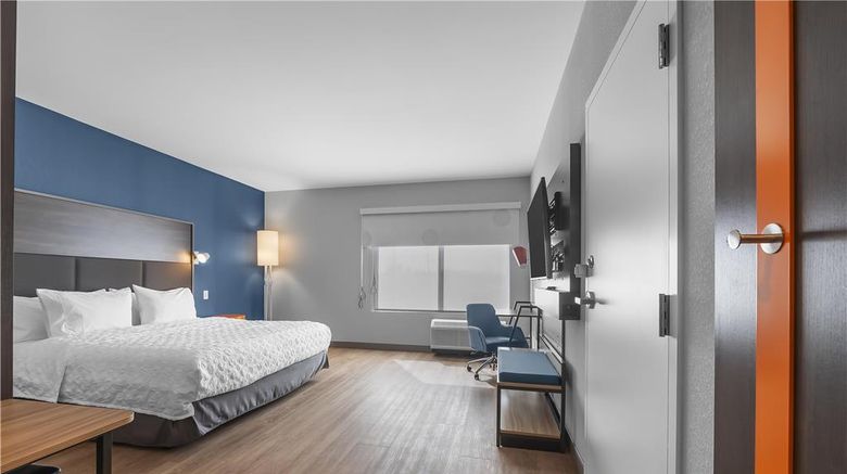 <b>Tru by Hilton Cape Girardeau Room</b>. Images powered by <a href="https://iceportal.shijigroup.com/" title="IcePortal" target="_blank">IcePortal</a>.