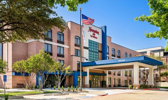 Hampton Inn by Hilton Addison Dallas Exterior