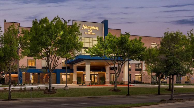 Hampton Inn by Hilton Addison Dallas Exterior