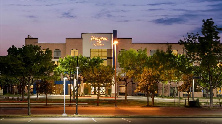 Hampton Inn by Hilton Addison Dallas Exterior