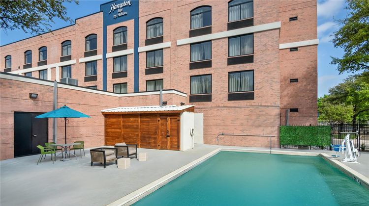 Hampton Inn by Hilton Addison Dallas Pool