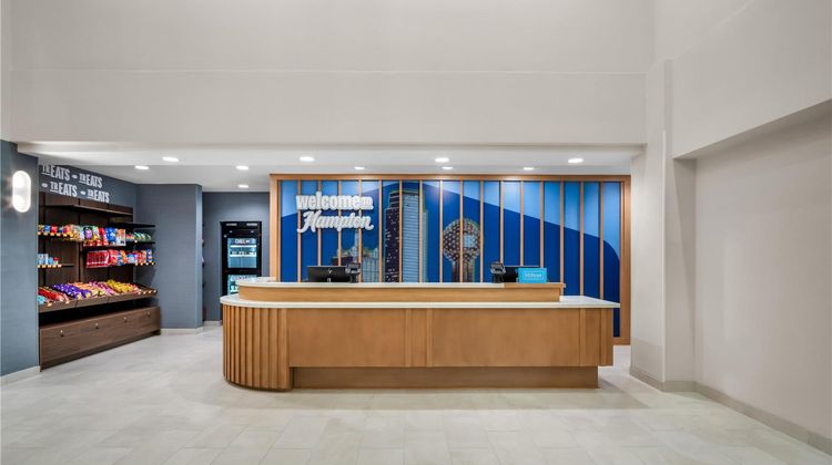 Hampton Inn by Hilton Addison Dallas Lobby