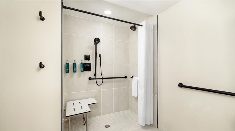 <b>DoubleTree by Hilton Concord Downtown Room</b>. Images powered by <a href="https://iceportal.shijigroup.com/" title="IcePortal" target="_blank">IcePortal</a>.