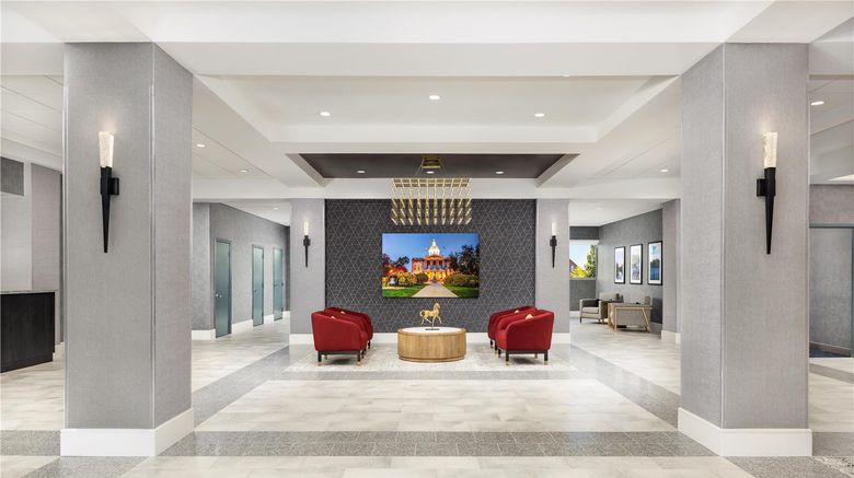 <b>DoubleTree by Hilton Concord Downtown Lobby</b>. Images powered by <a href="https://iceportal.shijigroup.com/" title="IcePortal" target="_blank">IcePortal</a>.