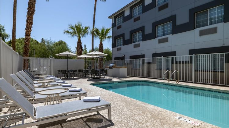 Spark by Hilton Tempe Phoenix Airport Pool
