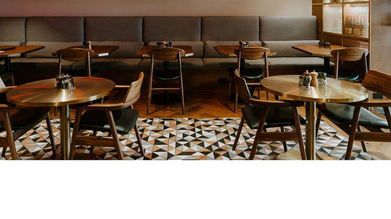 <b>The Motley Hotel Restaurant</b>. Images powered by <a href="https://iceportal.shijigroup.com/" title="IcePortal" target="_blank">IcePortal</a>.