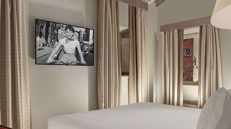 Palazzo Scanderbeg Room