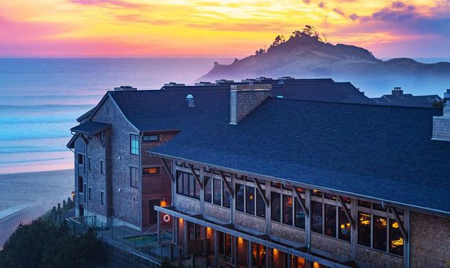 Headlands Coastal Lodge & Spa Exterior