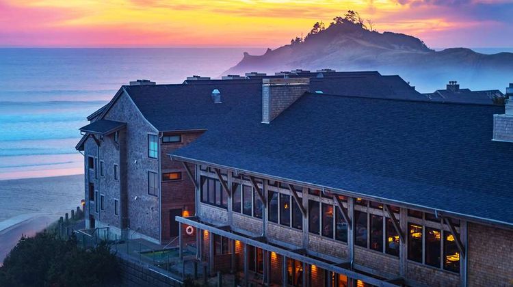 Headlands Coastal Lodge & Spa Exterior
