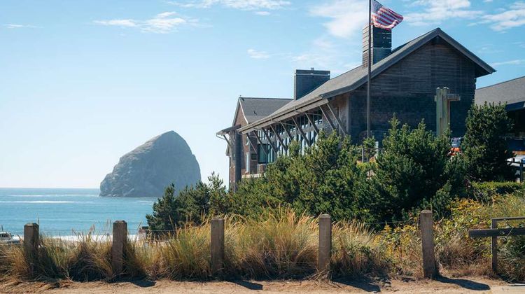 Headlands Coastal Lodge & Spa Exterior