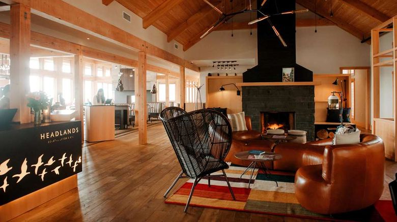 <b>Headlands Coastal Lodge & Spa Lobby</b>. Images powered by <a href="https://iceportal.shijigroup.com/" title="IcePortal" target="_blank">IcePortal</a>.