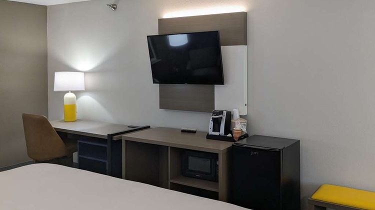 Comfort Inn & Suites Room