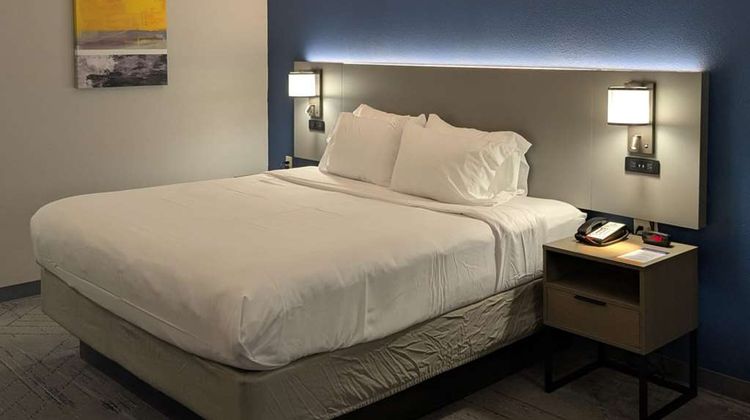 Comfort Inn & Suites Room