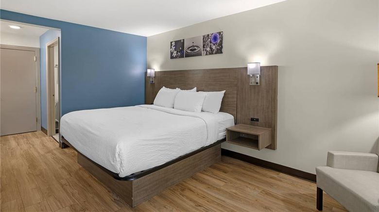<b>Sleep Inn Franklin Room</b>. Images powered by <a href="https://iceportal.shijigroup.com/" title="IcePortal" target="_blank">IcePortal</a>.