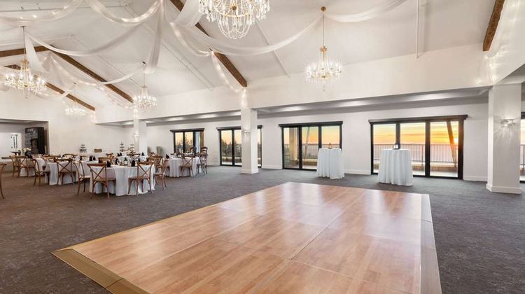 Corduroy Inn and Lodge Ballroom