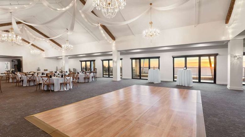 <b>Corduroy Inn and Lodge Ballroom</b>. Images powered by <a href="https://iceportal.shijigroup.com/" title="IcePortal" target="_blank">IcePortal</a>.