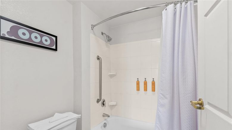 <b>Sonesta ES Suites Goodyear Suite</b>. Images powered by <a href="https://iceportal.shijigroup.com/" title="IcePortal" target="_blank">IcePortal</a>.