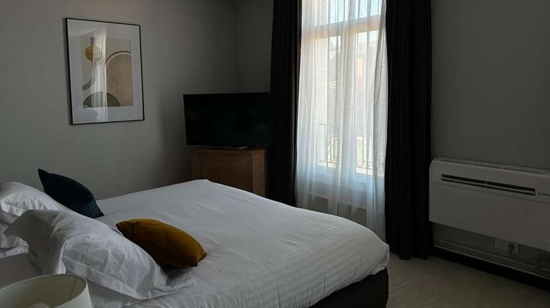 <b>Best Western Plus Le Picardy Room</b>. Images powered by <a href="https://iceportal.shijigroup.com/" title="IcePortal" target="_blank">IcePortal</a>.