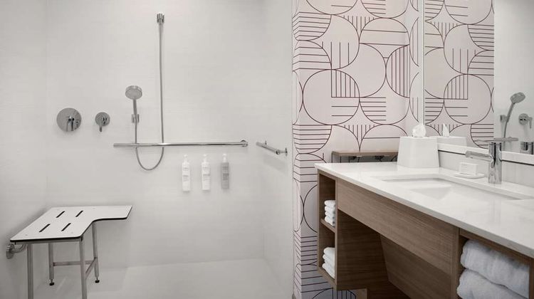 Home2 Suites Lakeland North Room