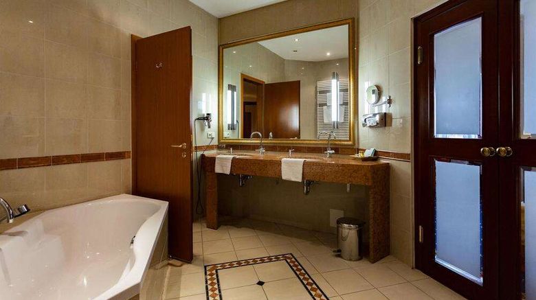 <b>Hotel-Residence Klosterpforte Suite</b>. Images powered by <a href="https://iceportal.shijigroup.com/" title="IcePortal" target="_blank">IcePortal</a>.