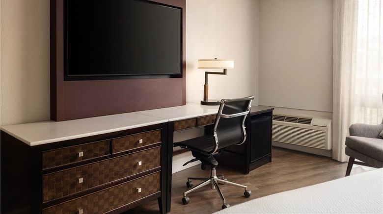 <b>The DEXTRO Little Italy, BW Premier Room</b>. Images powered by <a href="https://iceportal.shijigroup.com/" title="IcePortal" target="_blank">IcePortal</a>.