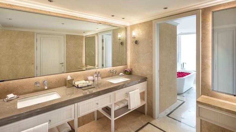 <b>Aurika, Mumbai Skycity-Lemon Tree Hotels Suite</b>. Images powered by <a href="https://iceportal.shijigroup.com/" title="IcePortal" target="_blank">IcePortal</a>.