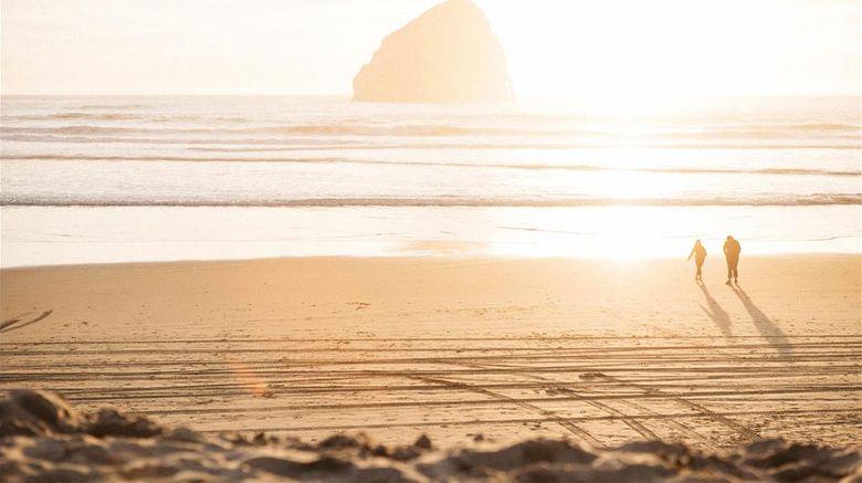 <b>Inn at Cape Kiwanda Beach</b>. Images powered by <a href="https://iceportal.shijigroup.com/" title="IcePortal" target="_blank">IcePortal</a>.